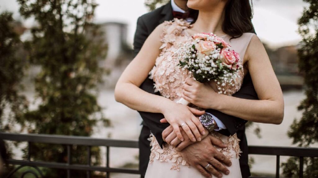 Pareja china se casa en Barcelona con invitados desconocidos