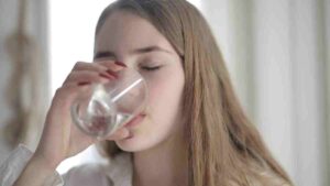 Deshidratación y estrés: ¿qué pasa cuando tomas poca agua?