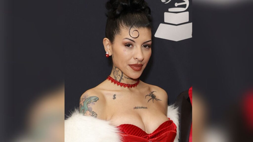 Cazzu Foto Con Su Hija Christian Nodal