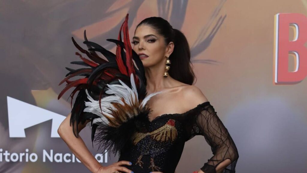 Ana Bárbara revela que estuvo a punto de morir ahogada en el mar