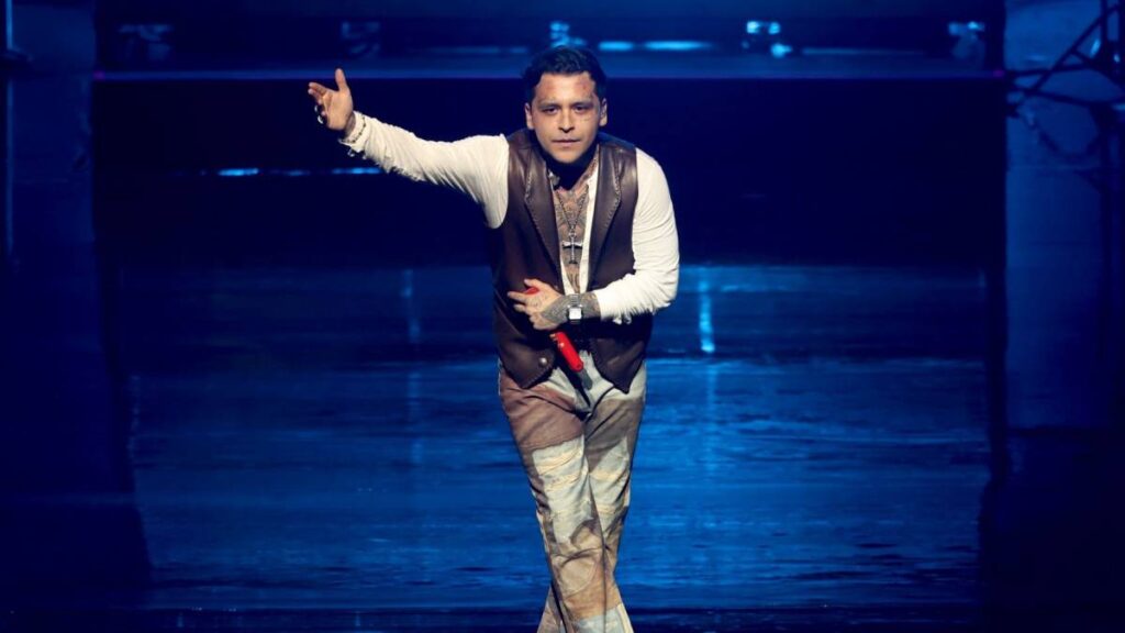 Christian nodal cantante, expareje de Cazzu, novio de angela aguilar