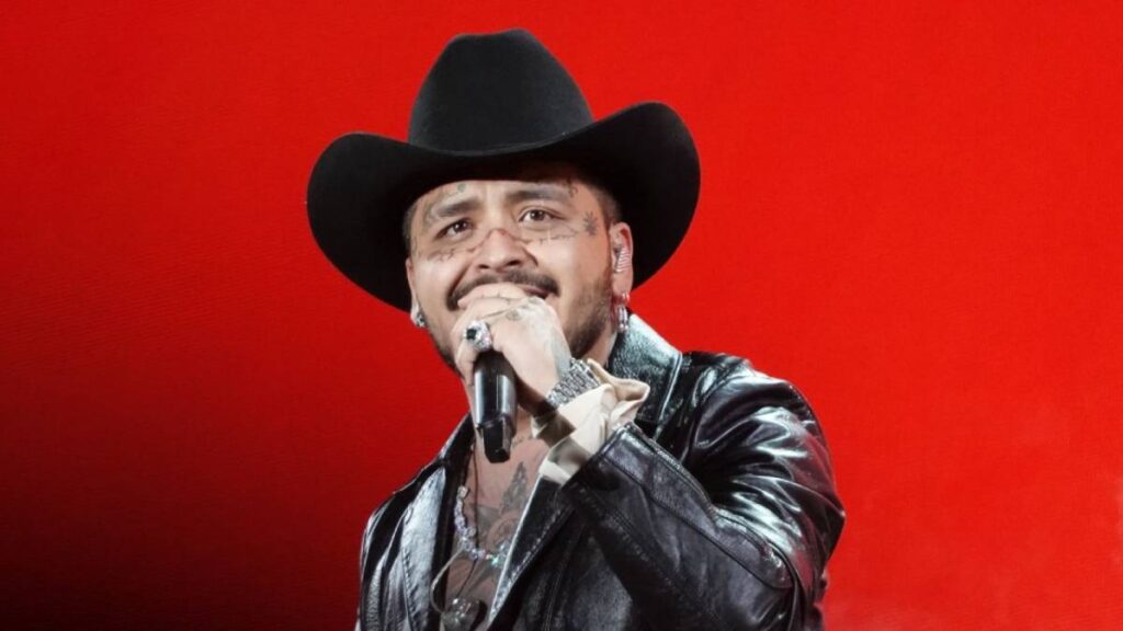 Christian Nodal defiende su amor por Ángela Aguilar