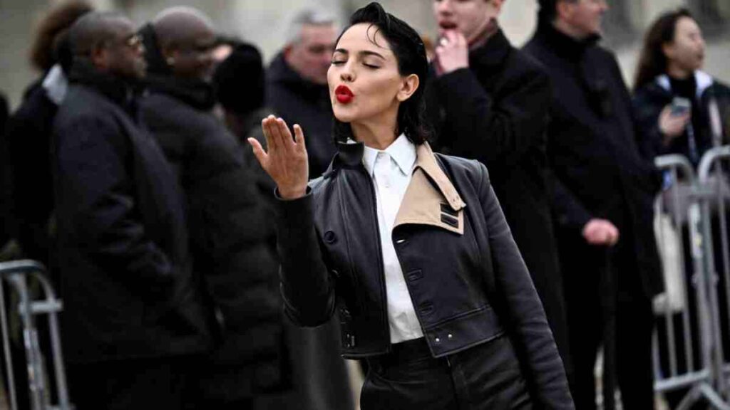 Eiza González fue vista con Guy Binss, modelo inglés... ¿quién es?