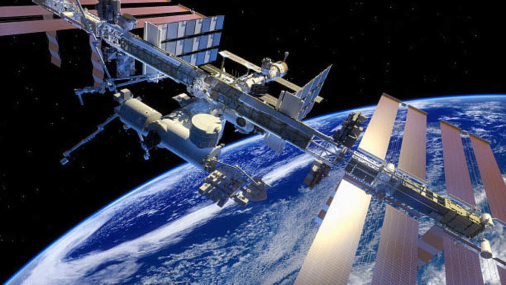 NASA encarga a SpaceX llevar la EEI a su "cementerio" acuático después de 2030