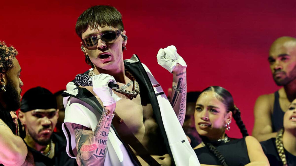 Peso Pluma confiesa cuál es su comida favorita