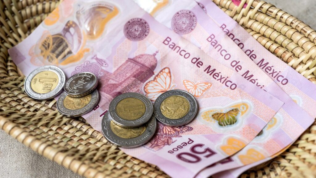 Propinas que reciben los trabajadores, el jefe