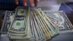 Más controles a remesas podrían afectar economía de familias mexicanas