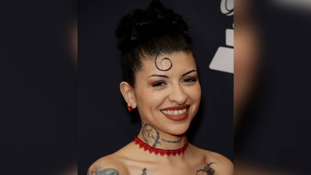 Cazzu sorprende con nuevo look