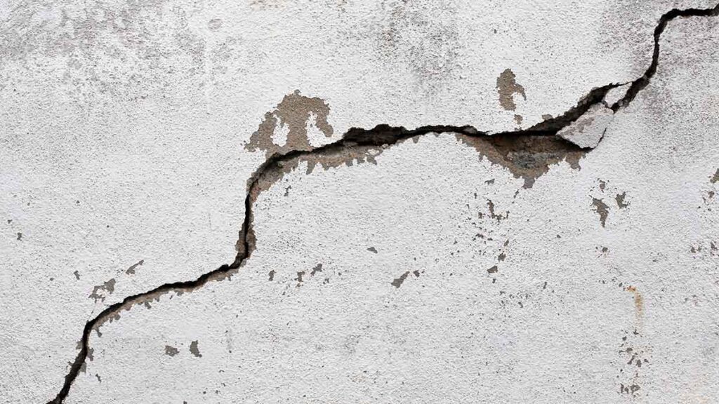 ¿Aplica para tu casa? Gobierno de CDMX condonará del 75% a 100% de descuento en predial y agua a viviendas con grietas y hundimientos