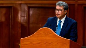 Morena, sin esperanza de que PT y Verde voten a favor de reforma electoral, afirma Monreal