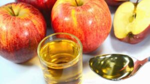 La manera correcta de usar vinagre de manzana en los pies