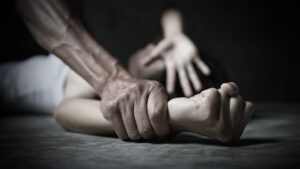 OMS alerta que casi una de cada tres mujeres sufrió violencia de pareja o violencia sexual