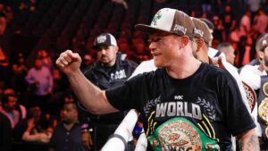 "Uno se equivoca, somos seres humanos" Canelo defiende a Camila Fernández por entonar mal el Himno Nacional