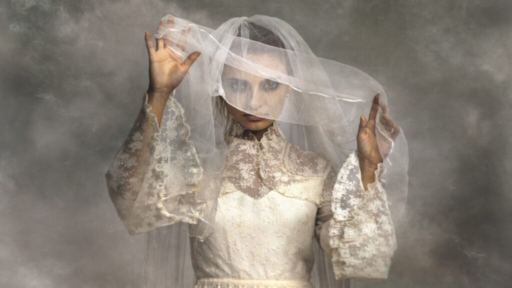 Captan A mujer disfraza de novia en mexicali