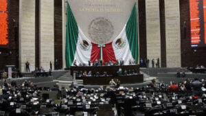 Tras 24 horas, aprueban iniciativas de la Ley de Aguas Nacionales y de la Ley General de Aguas; pasa al Senado