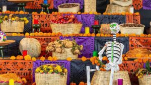 Día de Muertos 2026: ¿cuánto cuesta poner una ofrenda y qué materiales necesitas?