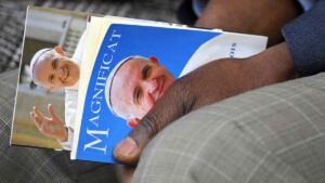 Papa Francisco publicará sus memorias en 2025