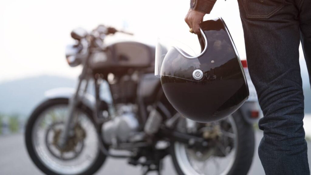 Pelea entre conductores genera accidente a una pareja motociclista. Getty Images