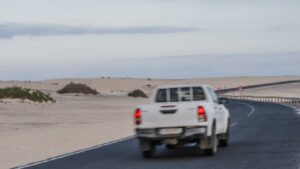 Hallan camioneta con cuerpos en San Pedro, Navolato