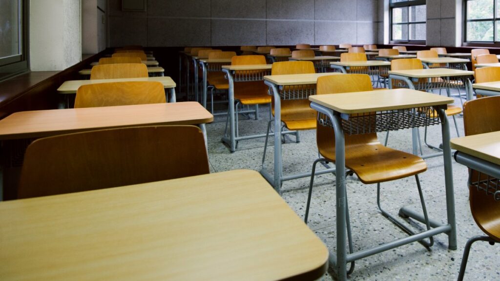 Suspenden clases en Autlán por incendio en vertedero municipal
