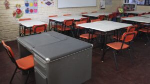 Maestros en Quintana Roo suspenden clases y anuncian movilizaciones por reforma al ISSSTE