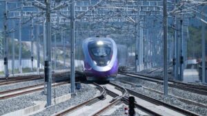 Ferrocarril China-Laos transporta a casi medio millón de pasajeros en dos años