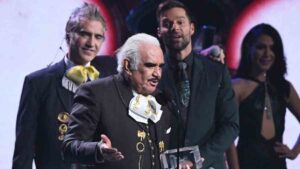 “No tuve chance de volver a verlo bien”: Alejandro Fernández recuerda última llamada con Vicente Fernández