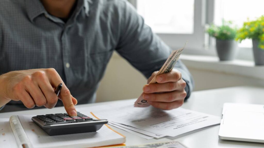 Checa por qué podrías recibir menos dinero en tu aguinaldo.