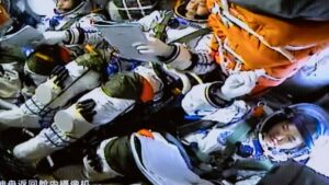 Astronautas chinos rompen récords y traen avances científicos desde la estación espacial