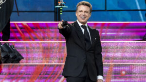 Luis Miguel fue dado de alta tras intervención médica en Nueva York y se recupera en México, reporta prensa española