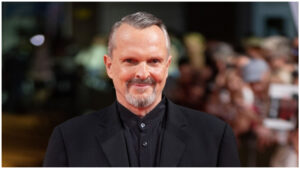 Miguel Bosé recuerda a joven asesinado en el Reino Unido con conmovedor video