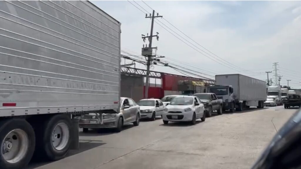 TRANSPORTISTAS BLOQUEAN ESTAS CARRETERAS EN MEXICO; VE QUE PIDEN Y EN QUE TRAMOS SE ENCUENTRAN