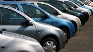 ¿Cómo saber si un auto usado tiene adeudos o problemas legales?