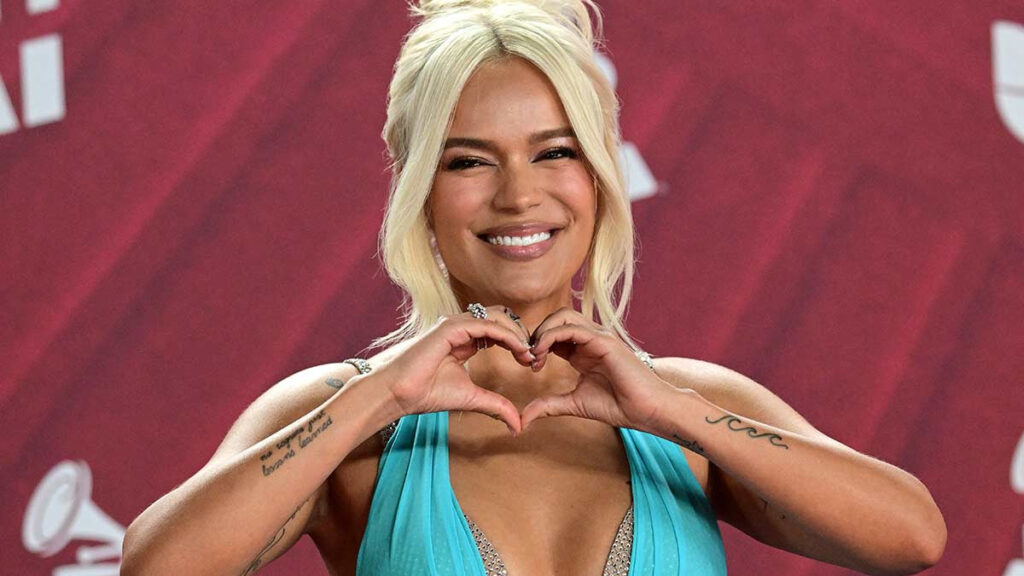 “El Callejón del Gato” bar Karol G