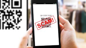 ¡No vayas a escanear un QR desconocido! Puedes caer en un fraude