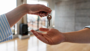 Infonavit baja deuda y fija mensualidades con 4% de interés con Paga lo Justo