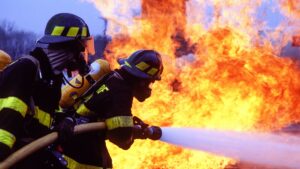 Fuerte incendio en ejidos de San Cristóbal moviliza a cuerpos de emergencia