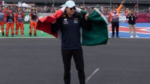 Checo Pérez desata la “Checomanía” en la Feria de León y habla de su futuro