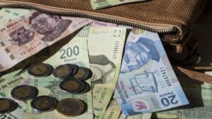 Adultos mayores y programas sociales recibirán aumento en 2026