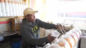Migrante cambió el "sueño americano" por quedarse en México