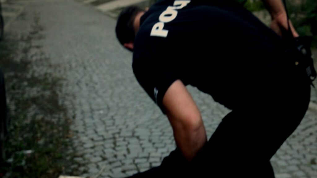 Un policía sometió a un enemigo en un simulacro en china. Foto: Gettyimage / Ilustrativa