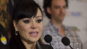 Maribel Guardia ratifica denuncia contra Imelda Tuñón ante Fiscalía de CDMX