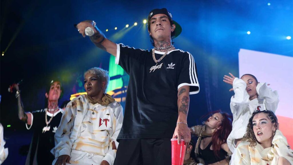 Natanael Cano golpea a su DJ