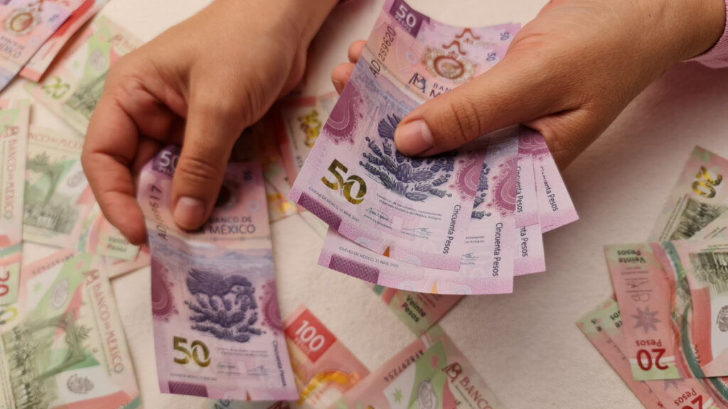 El IMSS aclaró quiénes no recibirán el aumento del 15% en la pensión de noviembre 2025 y cuándo se realizará el depósito.