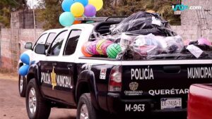 Policías municipales de Querétaro se convierten en Reyes Magos