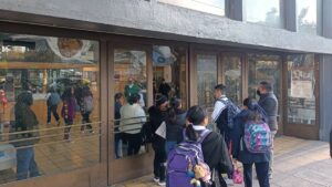 Regreso a clases 2025 en CDMX: con frío, pocos alumnos vuelven a las escuelas