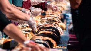 Pongamos orden aquí: ¿Cuándo se come la Rosca de Reyes, el 5 por la noche o el 6 de enero?