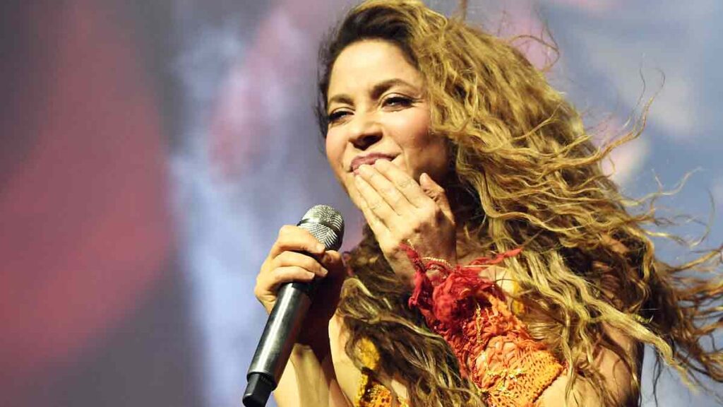 shakira sombrero méxico