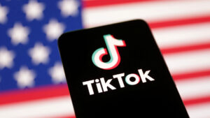 TikTok busca evitar prohibición en EE. UU. y firma acuerdo para crear una empresa