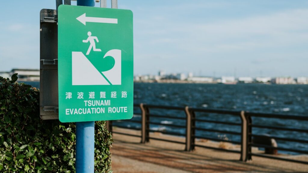 Después de un terremoto en Japón, las autoridades emitieron una alerta por tsunami. Ve qué es este fenómeno y por qué es peligroso.